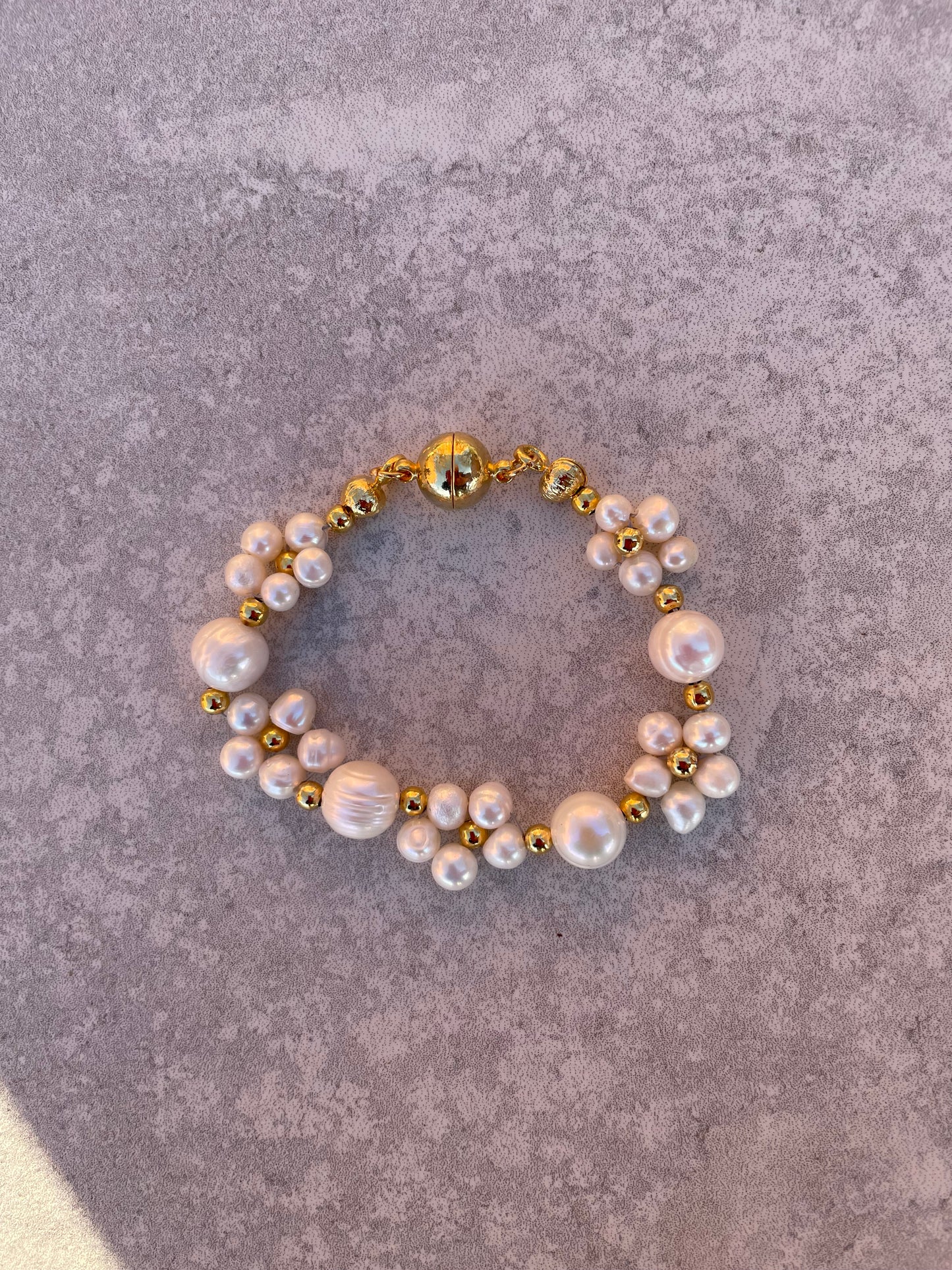 Maggie flower pearl bracelet