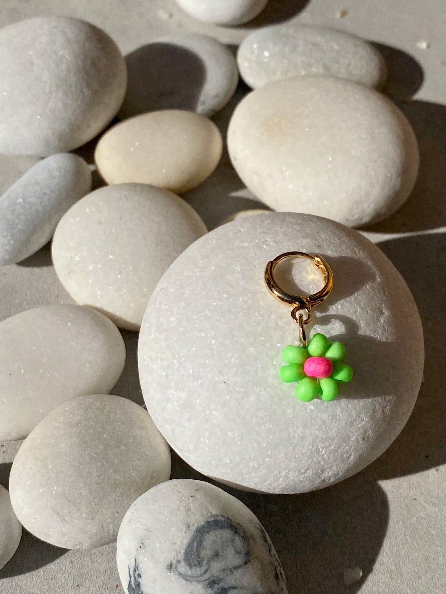 Flower earring (comes single)