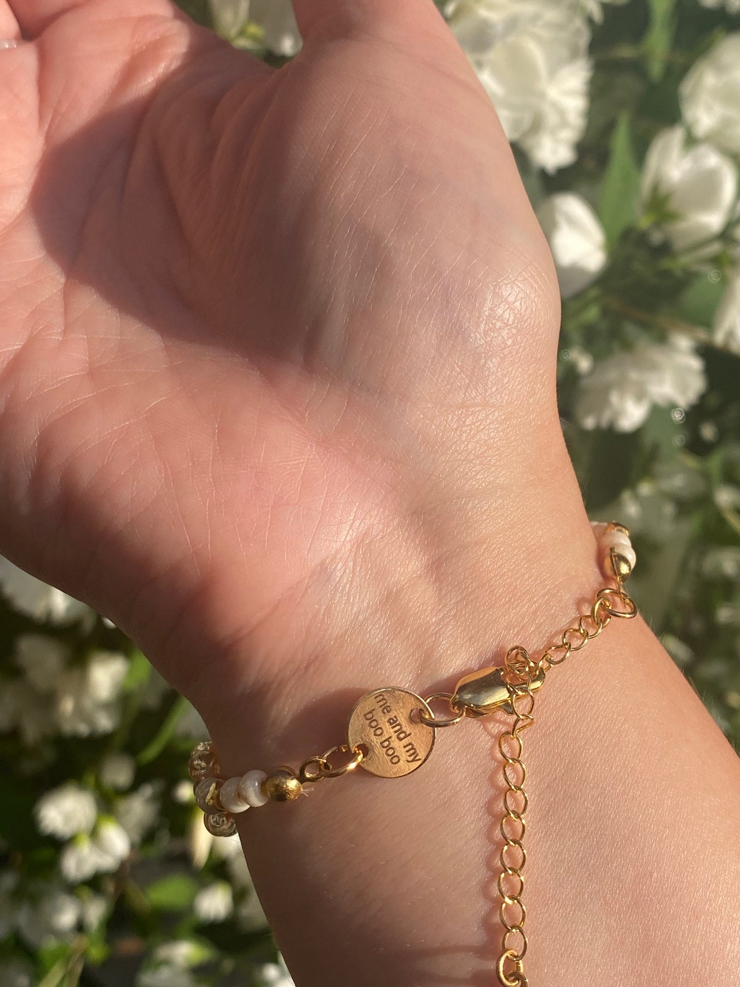 Pastel creamy flower bracelet