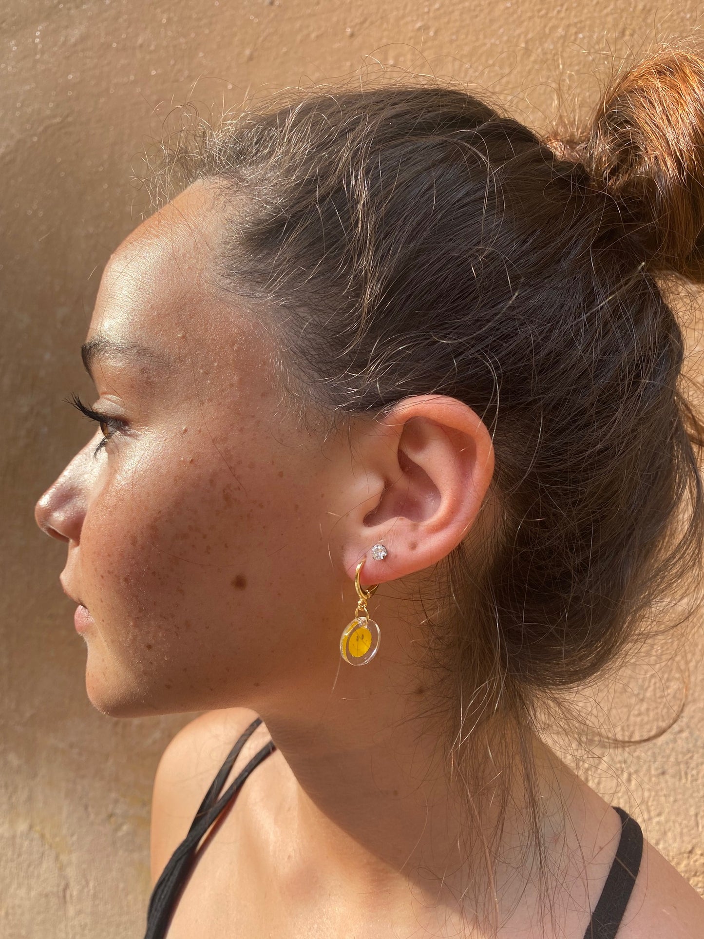 Happy smiley earring (single)