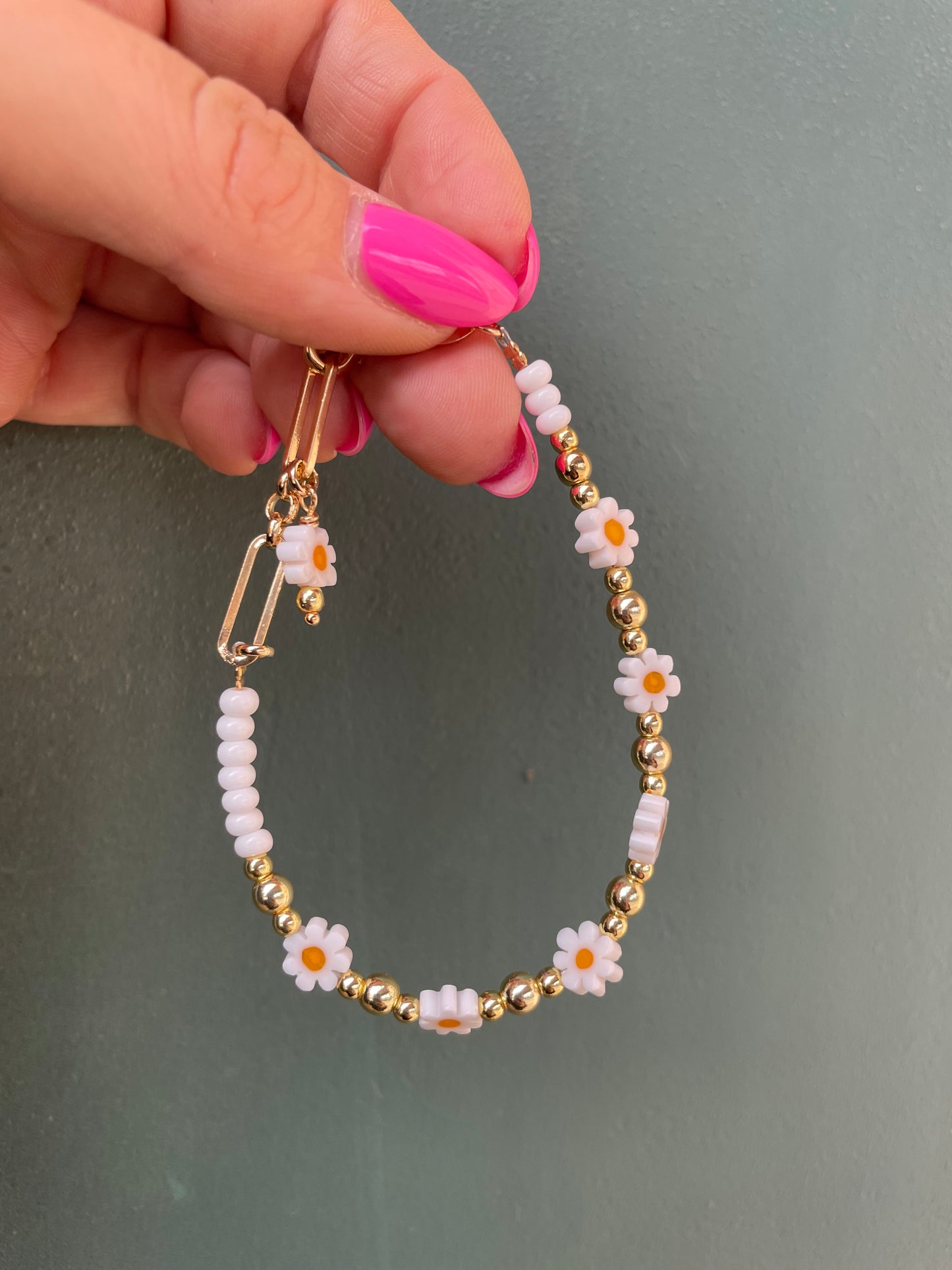Daisy bracelet