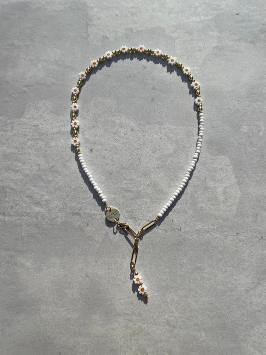 Daisy necklace