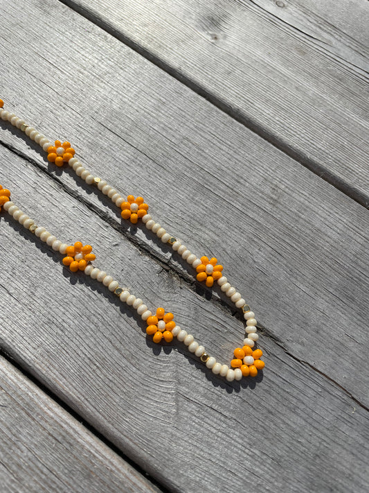 NINA long flower necklace