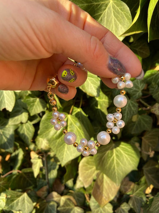 Maggie flower pearl bracelet