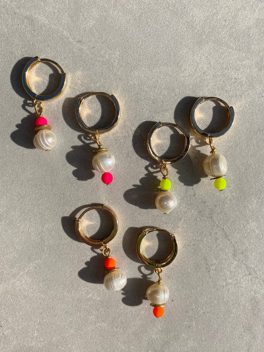 St Tropez earrings (UV-active)