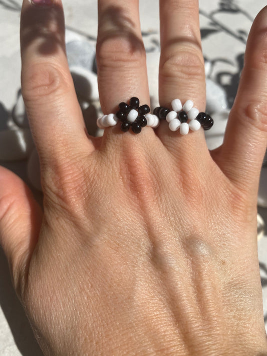 Flower rings - set of two