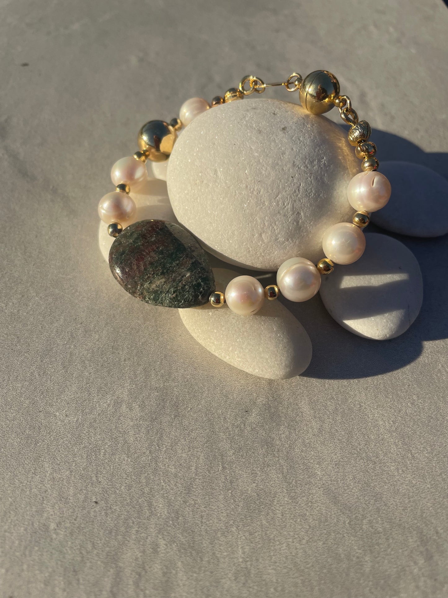 Not your ordinary pearl bracelet