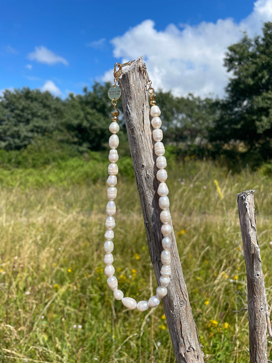Ihre pearl necklace